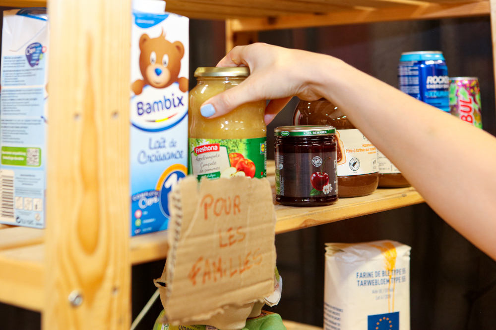 Feed the Culture collects unsold food from supermarkets in the Brussels region every week, sorts it and redistributes it to people in need in the cultural sector.
