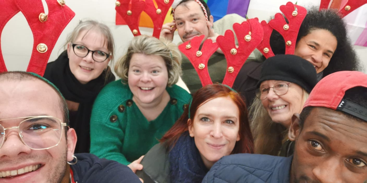 Feed the Culture has a team of volunteers, mainly cultural professionals who are committed to supporting and assisting their colleagues.